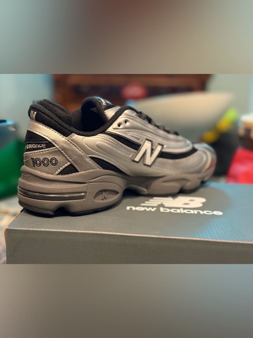 New Balance 1000 Men's Sneaker in Gray and black. 10.5 US